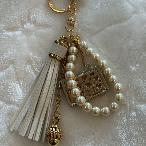 Luxury Pearl & Crystal Handbag Charm Keychain – Gold Tassel Accent - Handmade - Picture 5 of 9